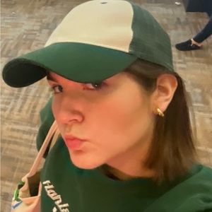 Meet your Posher, Hayley